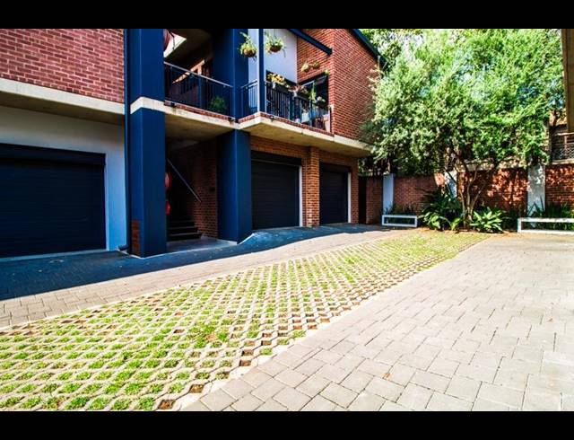 1 BEDROOM COMPLEX FOR SALE IN MENLO PARK